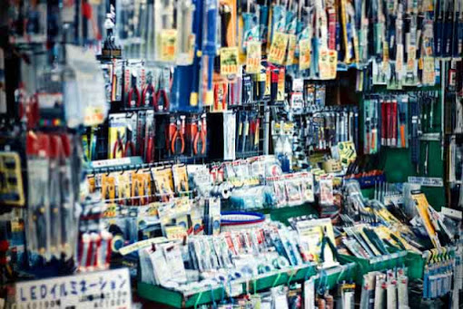 hardware-store-display